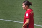 下半场中国女足连换两人，乌日古木拉、张程雪登场，换下李梦雯