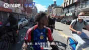 太有活了😂!甲亢哥骑自行车假装葡萄牙国脚,被问是否认识C罗 太有活了😂!甲亢哥骑自行车假装葡萄牙国脚,被问是否认识C罗