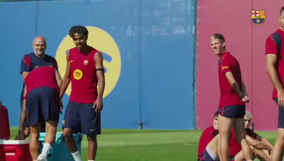 丝滑！亚马尔训练场连过数人队友惊呼，可惜最后射门没进！